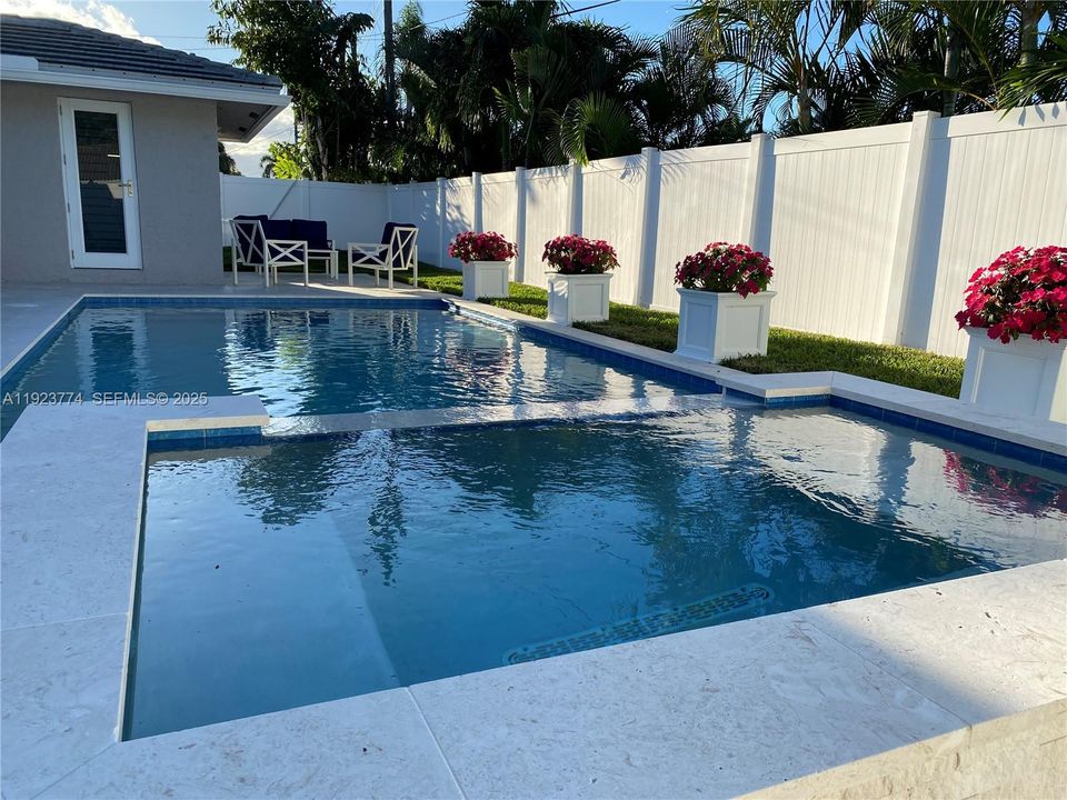 For Sale: $1,264,000 (3 beds, 3 baths, 2095 Square Feet)