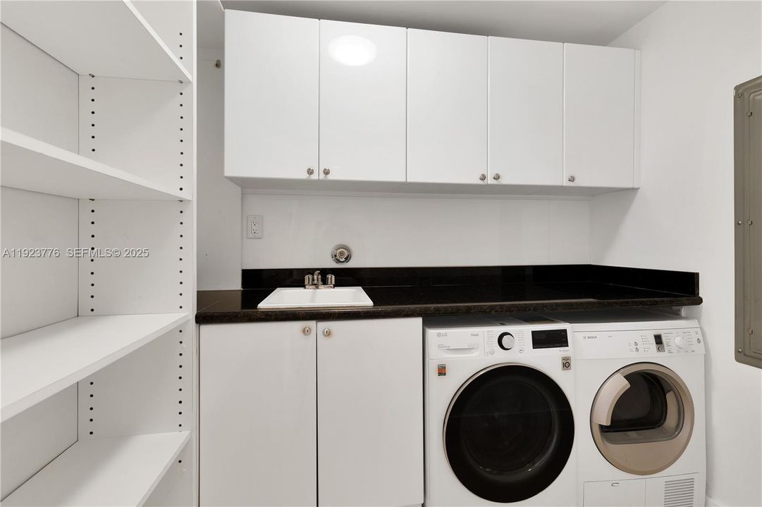 For Sale: $3,398,000 (3 beds, 3 baths, 2214 Square Feet)