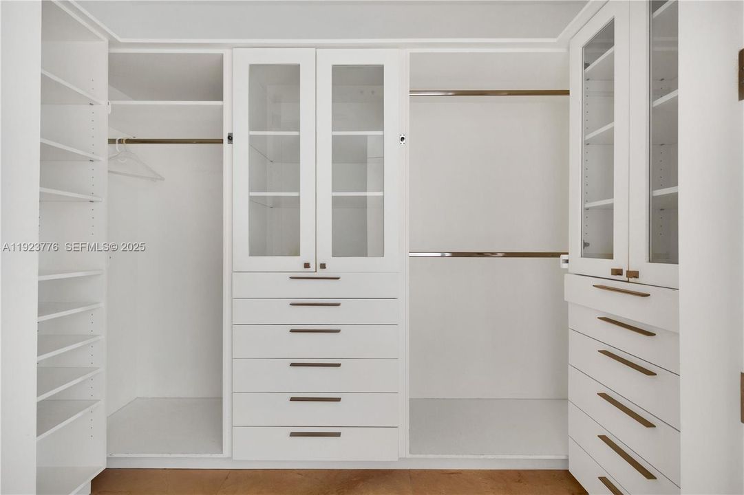 For Sale: $3,398,000 (3 beds, 3 baths, 2214 Square Feet)