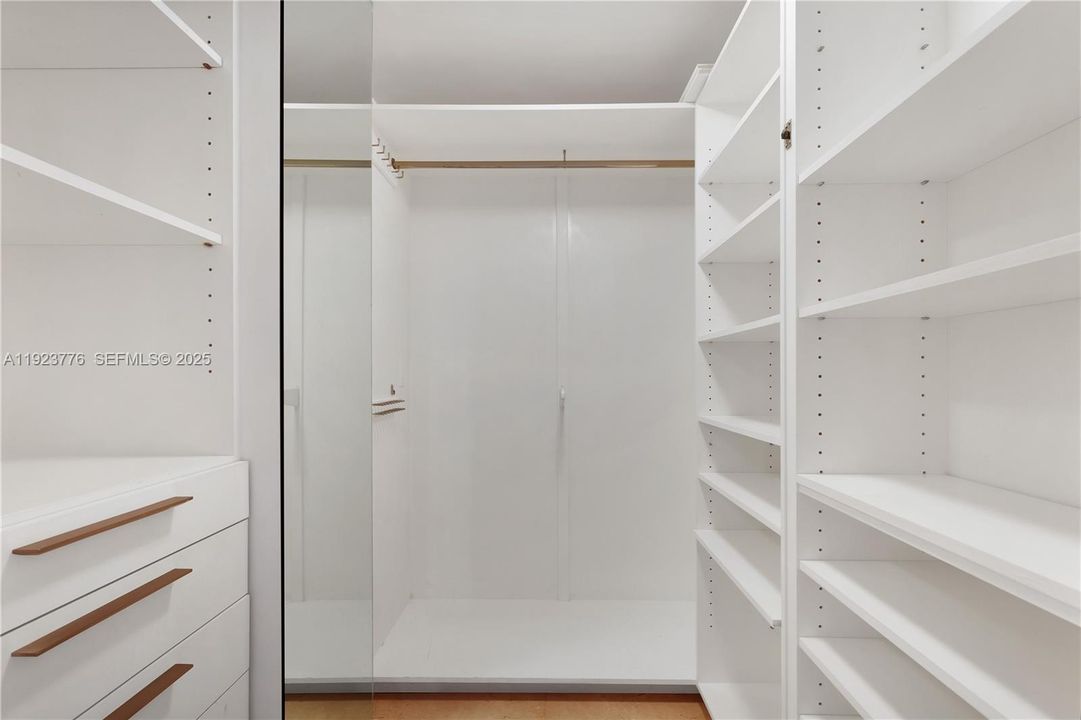 For Sale: $3,398,000 (3 beds, 3 baths, 2214 Square Feet)