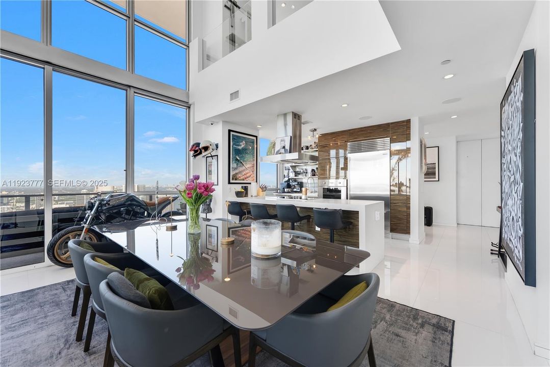 В аренду: $16,000 (2 спален, 2 ванн, 3017 Квадратных фут)