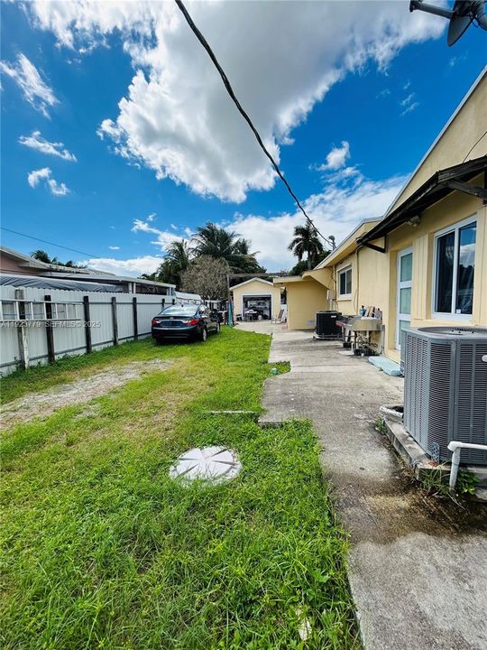 For Sale: $760,000 (6 beds, 4 baths, 2375 Square Feet)