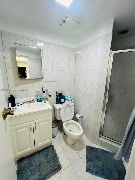 For Sale: $760,000 (6 beds, 4 baths, 2375 Square Feet)