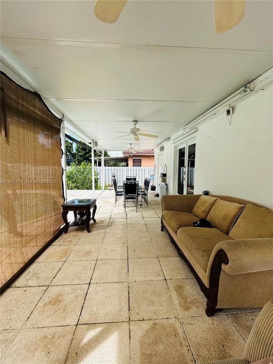 For Sale: $760,000 (6 beds, 4 baths, 2375 Square Feet)