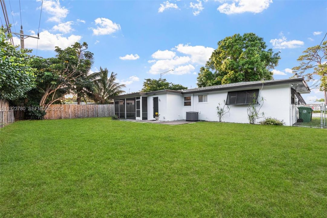 出租: $3,500 (3 贝兹, 2 浴室, 1265 平方英尺)