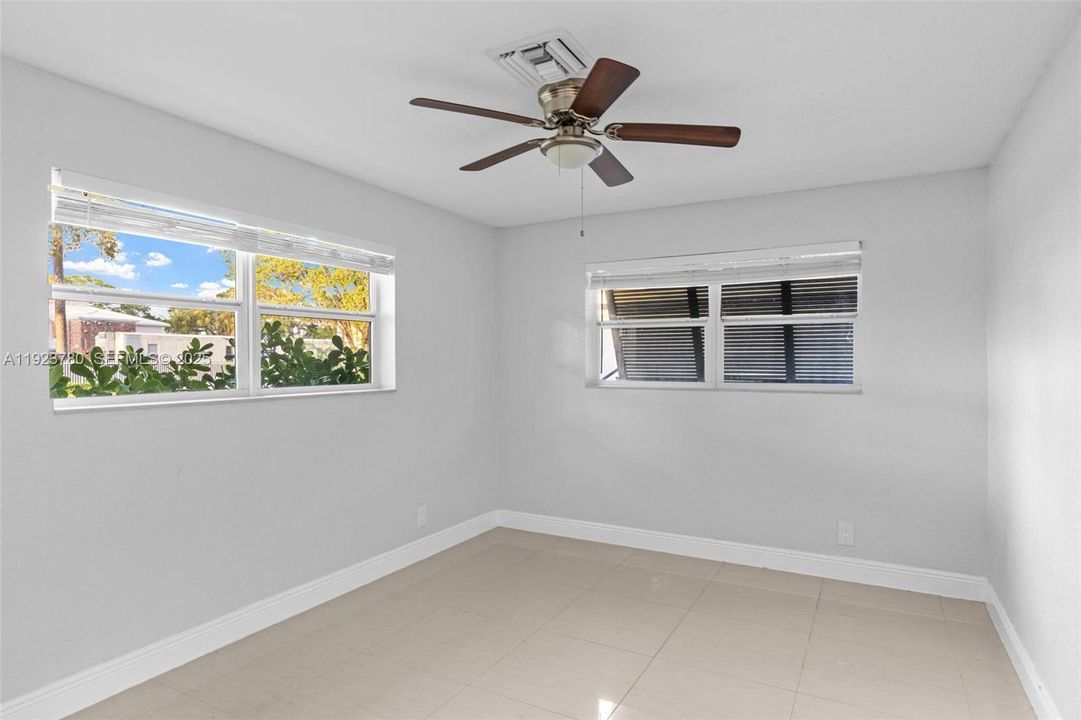 出租: $3,500 (3 贝兹, 2 浴室, 1265 平方英尺)