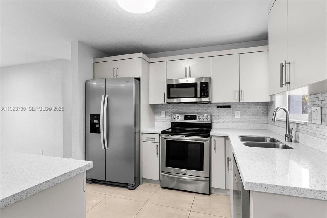 出租: $3,500 (3 贝兹, 2 浴室, 1265 平方英尺)