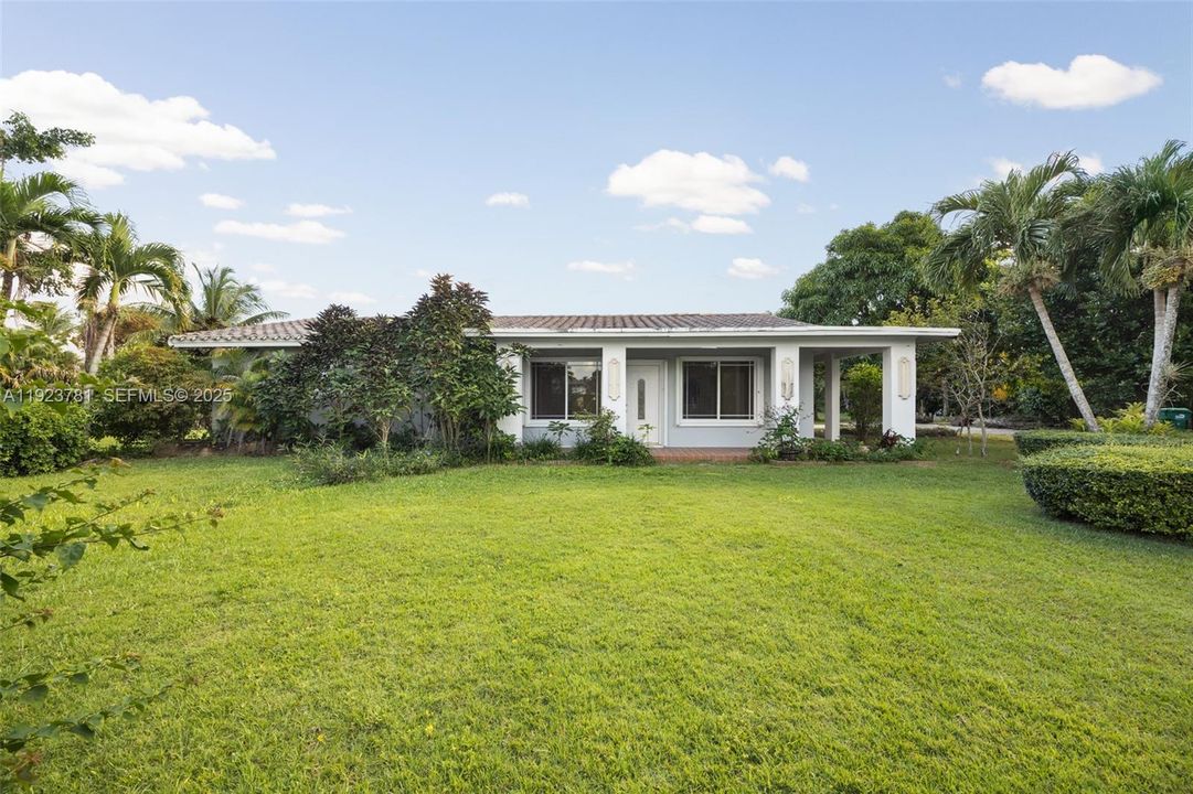 For Rent: $4,000 (3 beds, 2 baths, 1550 Square Feet)