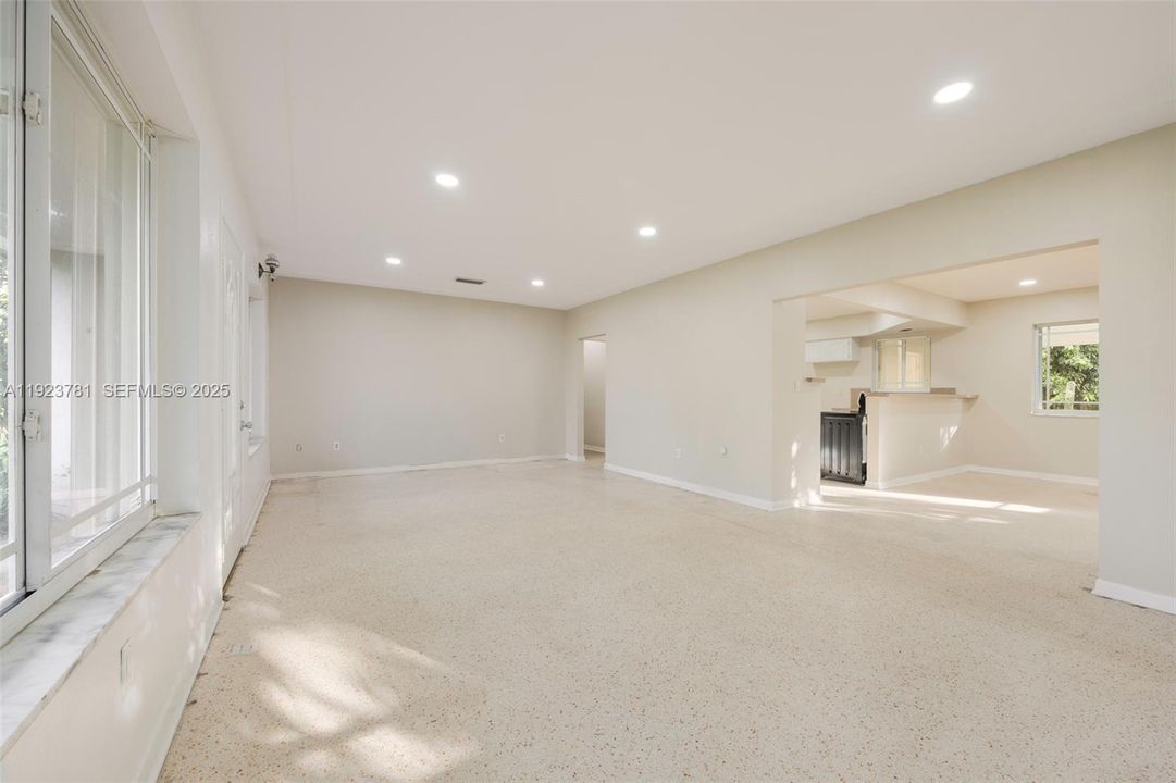 For Rent: $4,000 (3 beds, 2 baths, 1550 Square Feet)