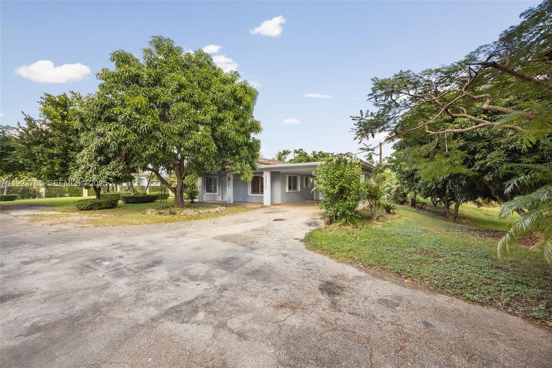 For Rent: $4,000 (3 beds, 2 baths, 1550 Square Feet)