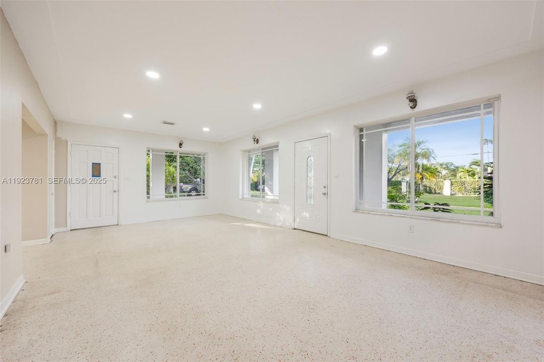 For Rent: $4,000 (3 beds, 2 baths, 1550 Square Feet)