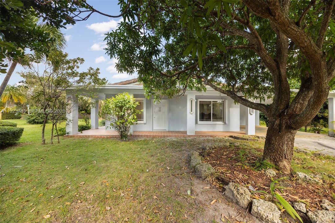 For Rent: $4,000 (3 beds, 2 baths, 1550 Square Feet)