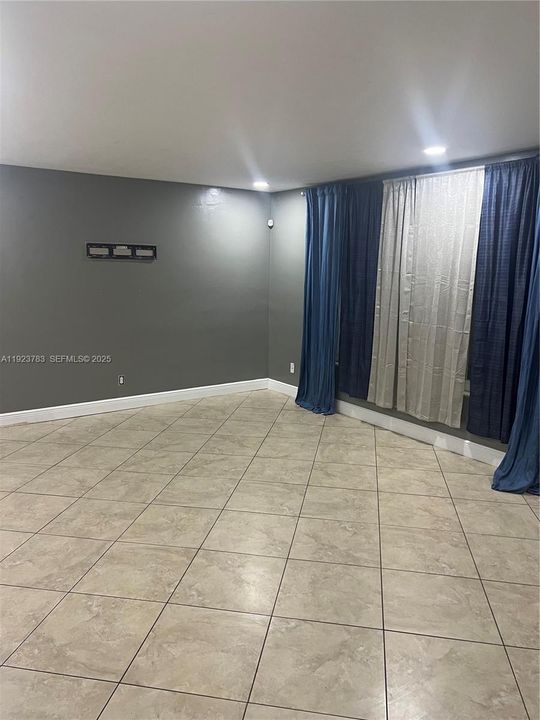 For Rent: $3,500 (4 beds, 2 baths, 1908 Square Feet)