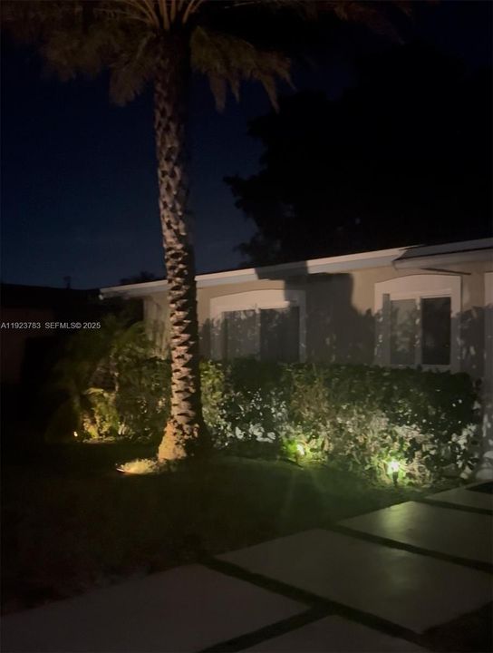 For Rent: $3,500 (4 beds, 2 baths, 1908 Square Feet)