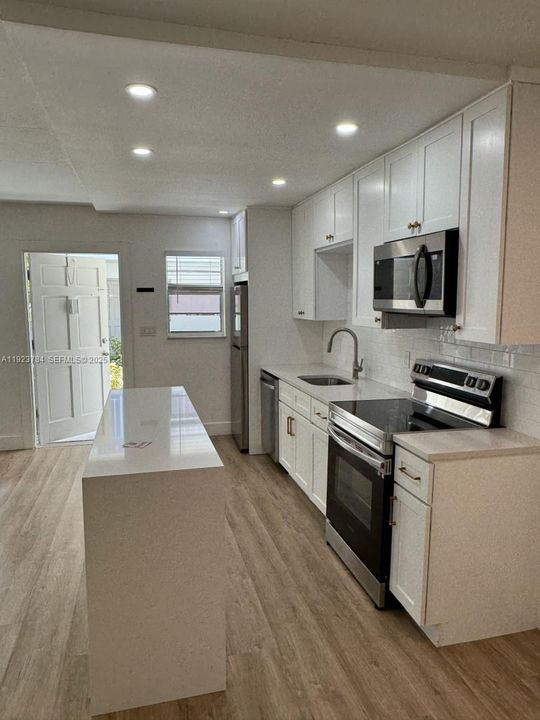 出租: $1,825 (1 贝兹, 1 浴室, 625 平方英尺)