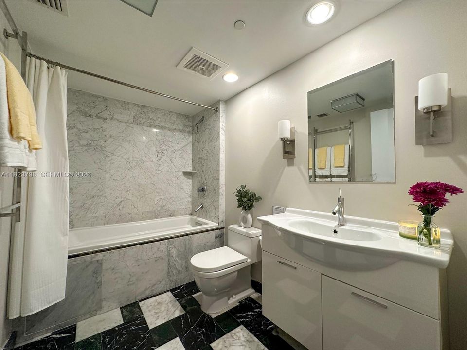 For Sale: $440,000 (0 beds, 1 baths, 495 Square Feet)