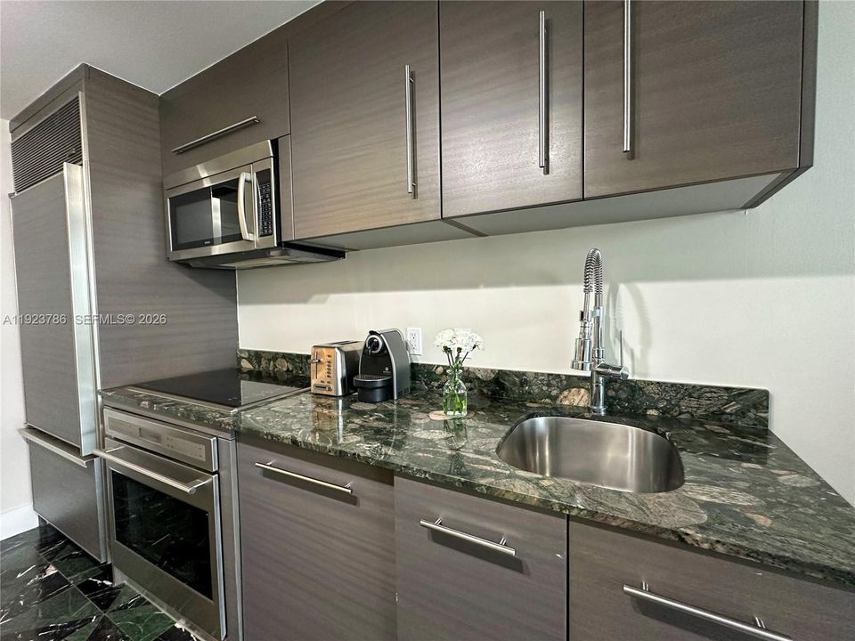 For Sale: $440,000 (0 beds, 1 baths, 495 Square Feet)