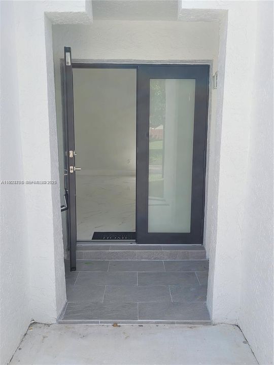 For Rent: $3,600 (3 beds, 2 baths, 1277 Square Feet)