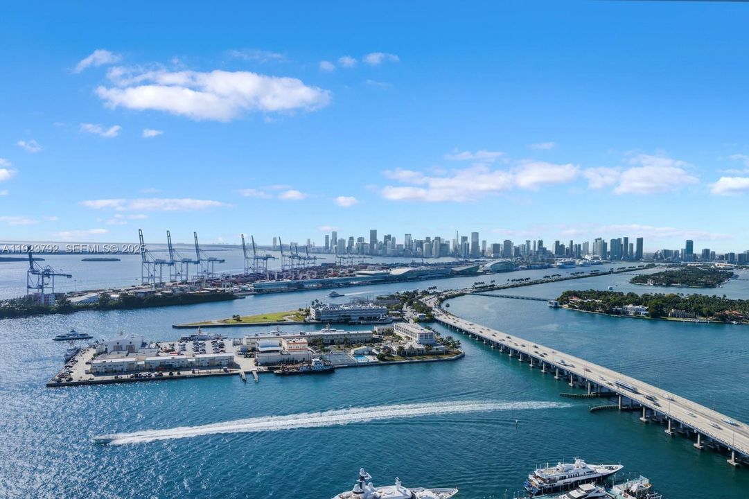 На продажу: $6,350,000 (3 спален, 3 ванн, 3284 Квадратных фут)