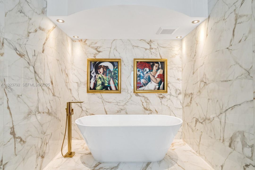 На продажу: $6,350,000 (3 спален, 3 ванн, 3284 Квадратных фут)