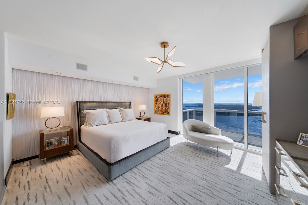 На продажу: $6,350,000 (3 спален, 3 ванн, 3284 Квадратных фут)