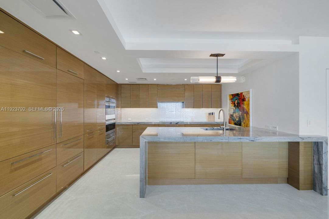 На продажу: $6,350,000 (3 спален, 3 ванн, 3284 Квадратных фут)