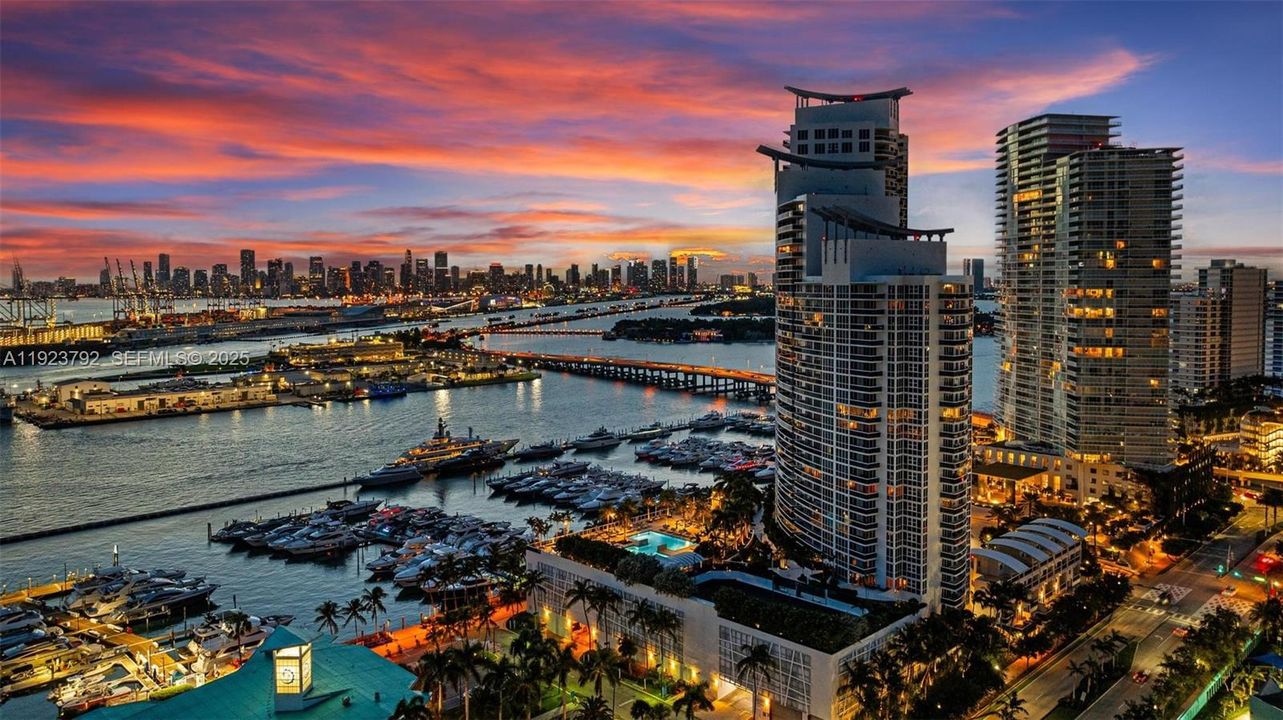 На продажу: $6,350,000 (3 спален, 3 ванн, 3284 Квадратных фут)