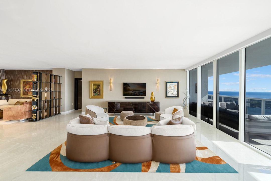 На продажу: $6,350,000 (3 спален, 3 ванн, 3284 Квадратных фут)