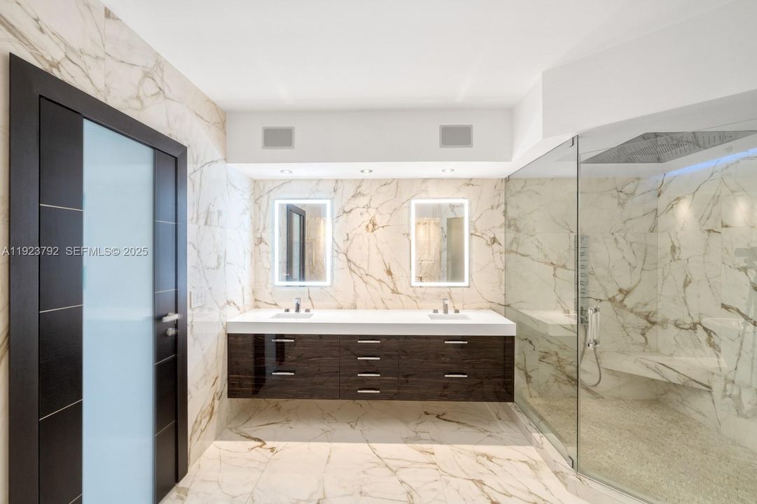 На продажу: $6,350,000 (3 спален, 3 ванн, 3284 Квадратных фут)