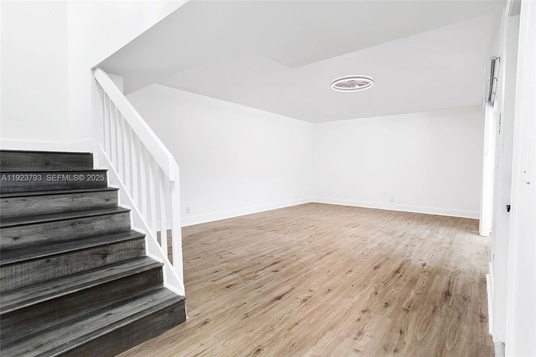 出租: $2,800 (2 贝兹, 2 浴室, 1468 平方英尺)