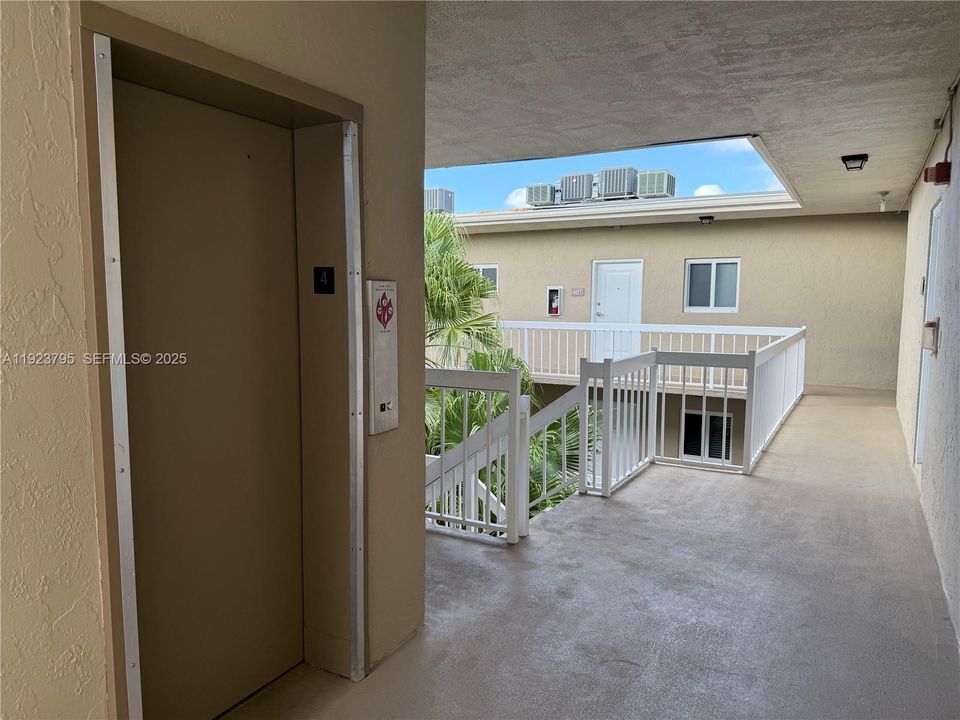 В аренду: $1,800 (1 спален, 1 ванн, 712 Квадратных фут)