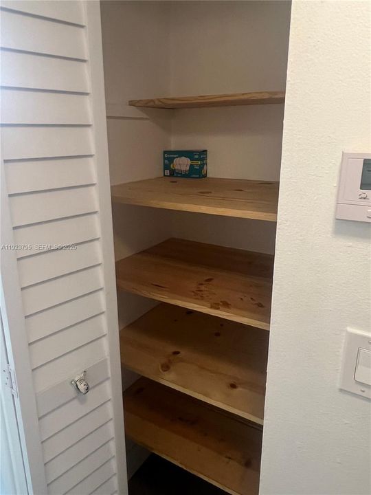 В аренду: $1,800 (1 спален, 1 ванн, 712 Квадратных фут)