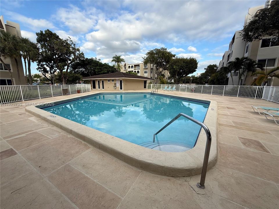 В аренду: $1,800 (1 спален, 1 ванн, 712 Квадратных фут)