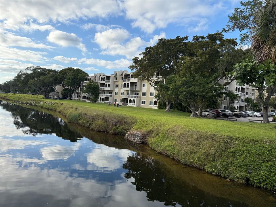 В аренду: $1,800 (1 спален, 1 ванн, 712 Квадратных фут)