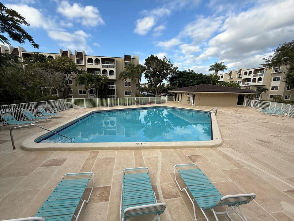 В аренду: $1,800 (1 спален, 1 ванн, 712 Квадратных фут)