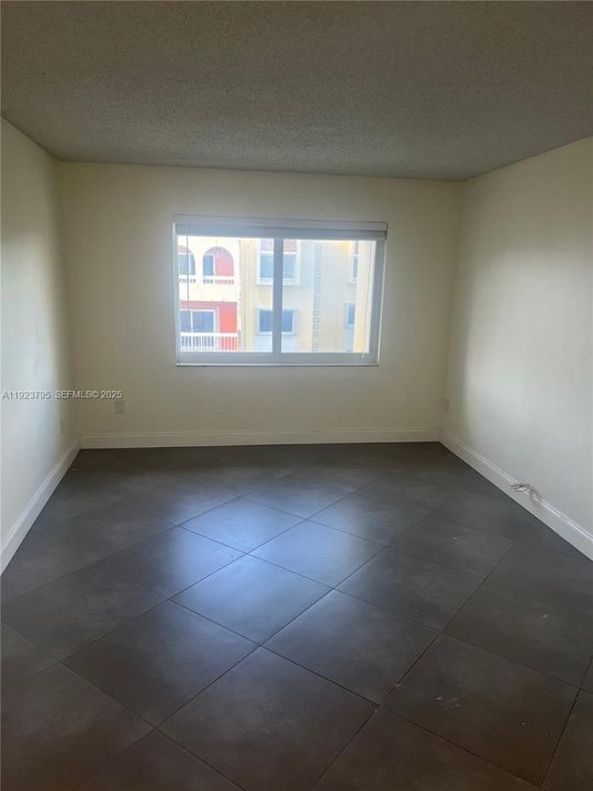 В аренду: $1,800 (1 спален, 1 ванн, 712 Квадратных фут)