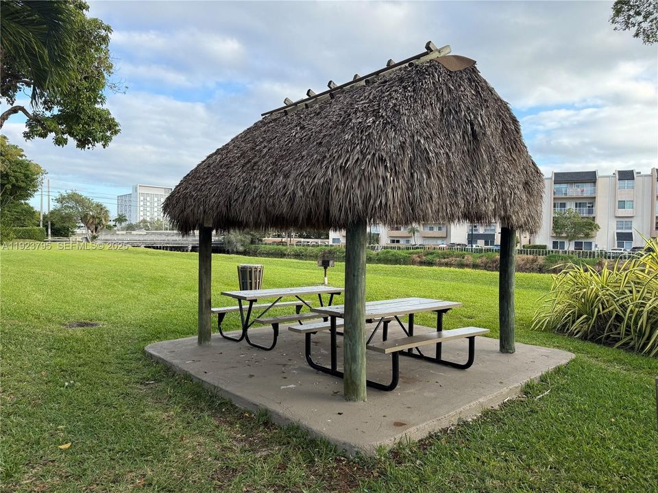 В аренду: $1,800 (1 спален, 1 ванн, 712 Квадратных фут)