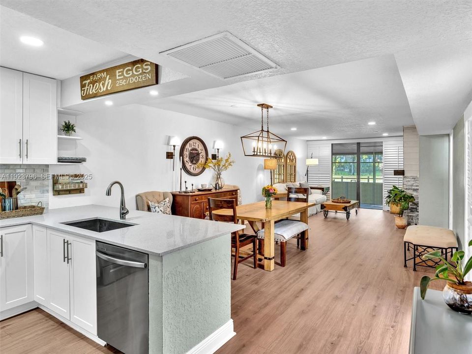 На продажу: $465,000 (3 спален, 2 ванн, 1299 Квадратных фут)