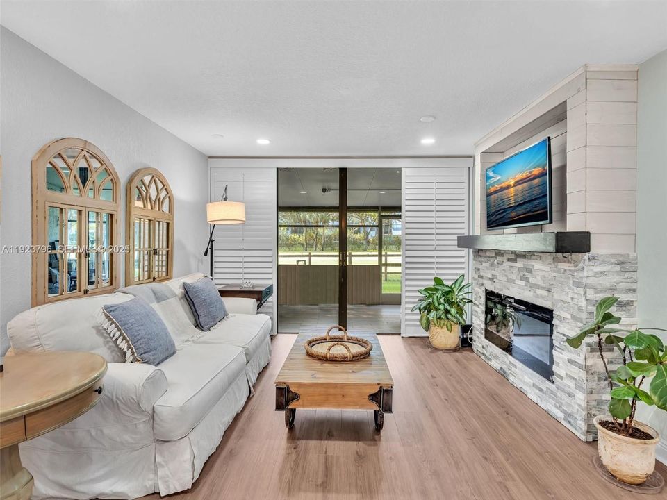 На продажу: $465,000 (3 спален, 2 ванн, 1299 Квадратных фут)