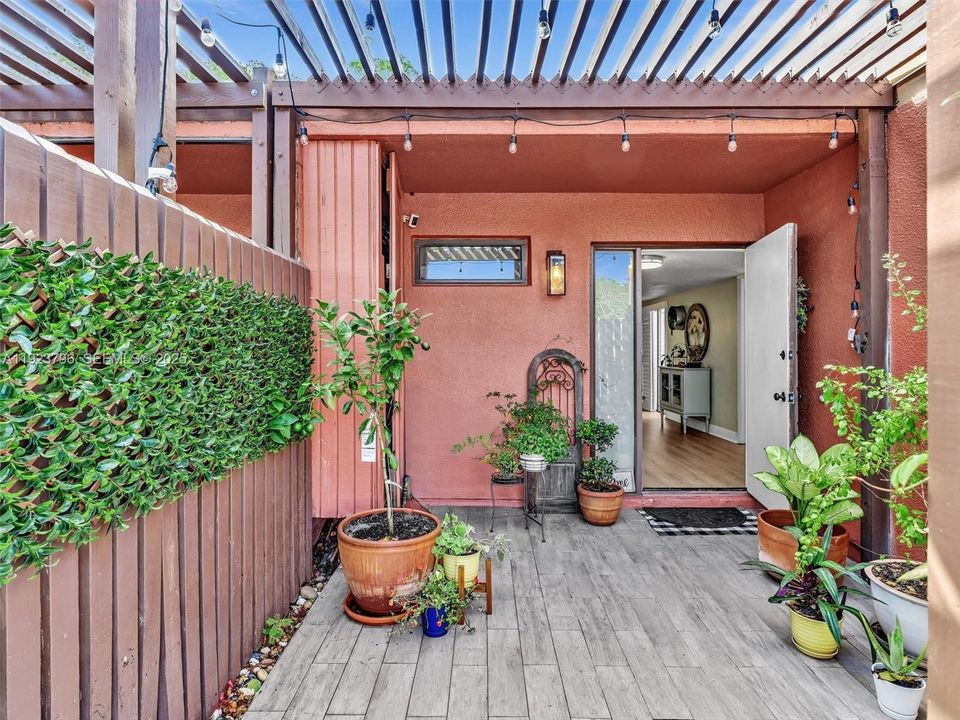 Fenced Front Patio area