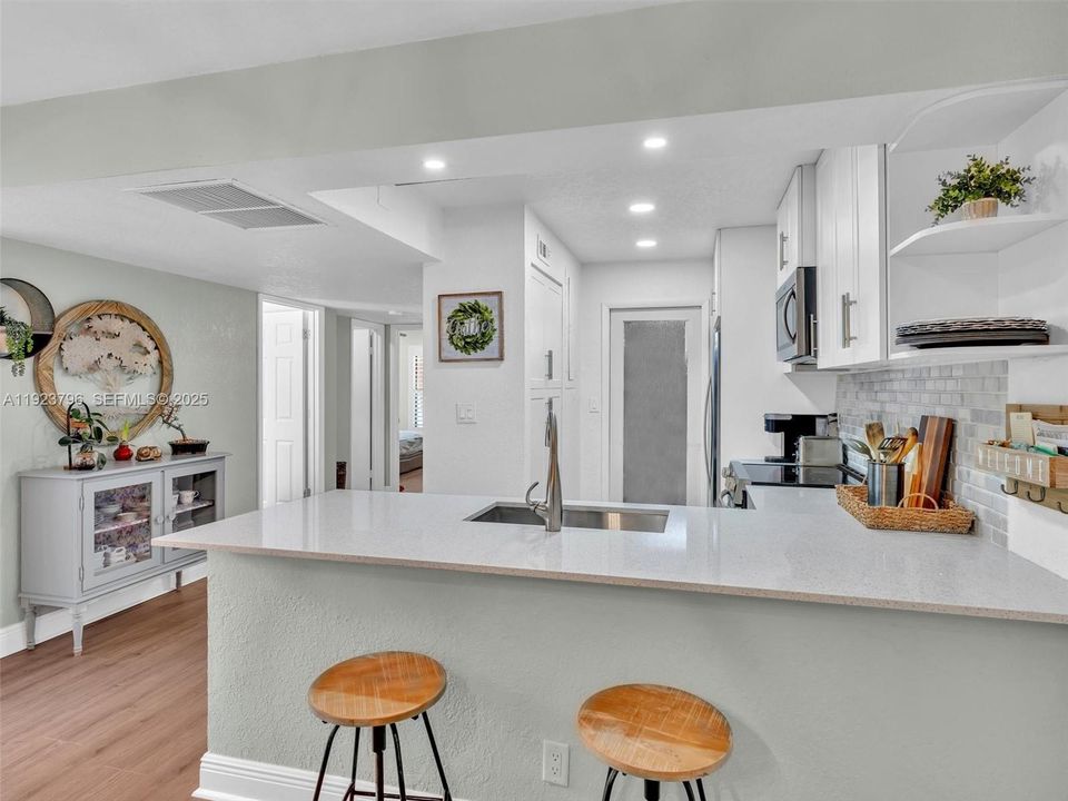 На продажу: $465,000 (3 спален, 2 ванн, 1299 Квадратных фут)