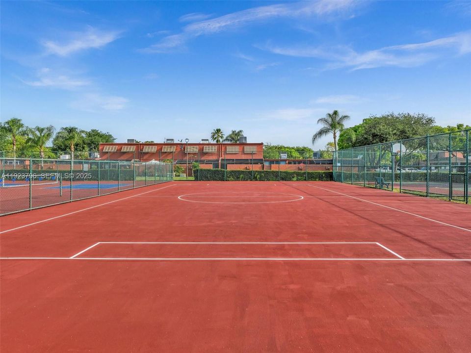 На продажу: $465,000 (3 спален, 2 ванн, 1299 Квадратных фут)