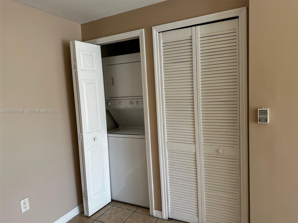 В аренду: $2,200 (1 спален, 1 ванн, 931 Квадратных фут)