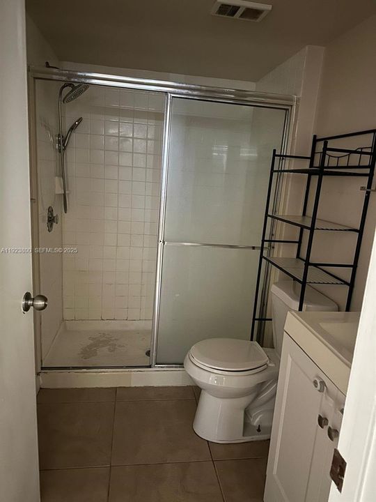 For Rent: $2,000 (2 beds, 2 baths, 984 Square Feet)