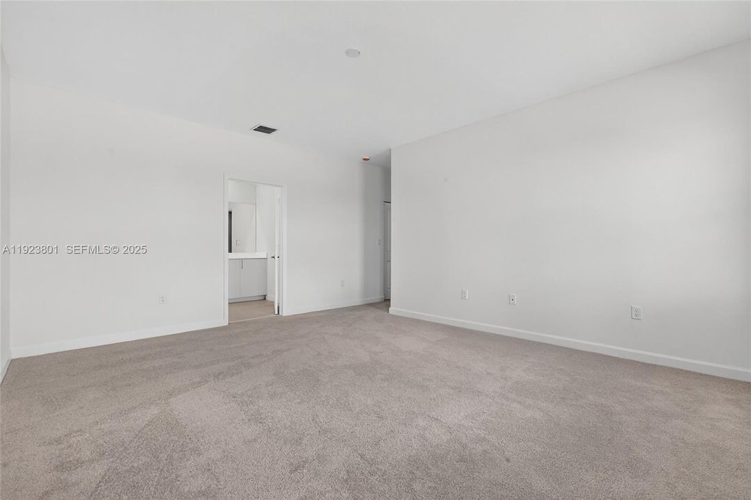 For Rent: $3,850 (5 beds, 3 baths, 0 Square Feet)