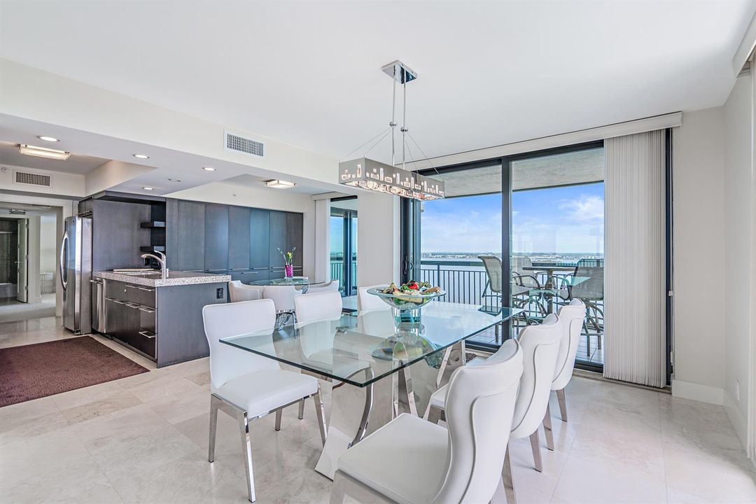 Kitchen/Dining Area