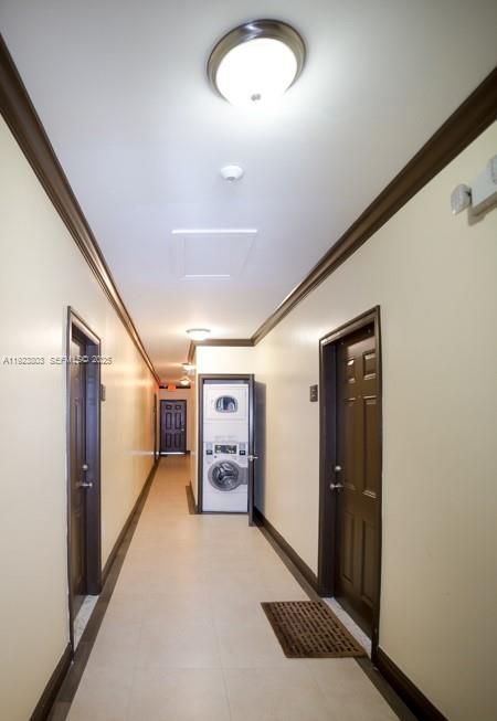 出租: $1,625 (0 贝兹, 1 浴室, 335 平方英尺)