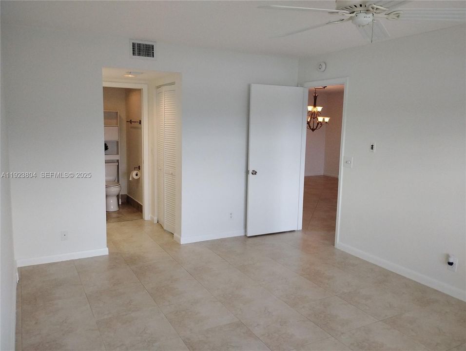 For Sale: $210,000 (2 beds, 2 baths, 1192 Square Feet)