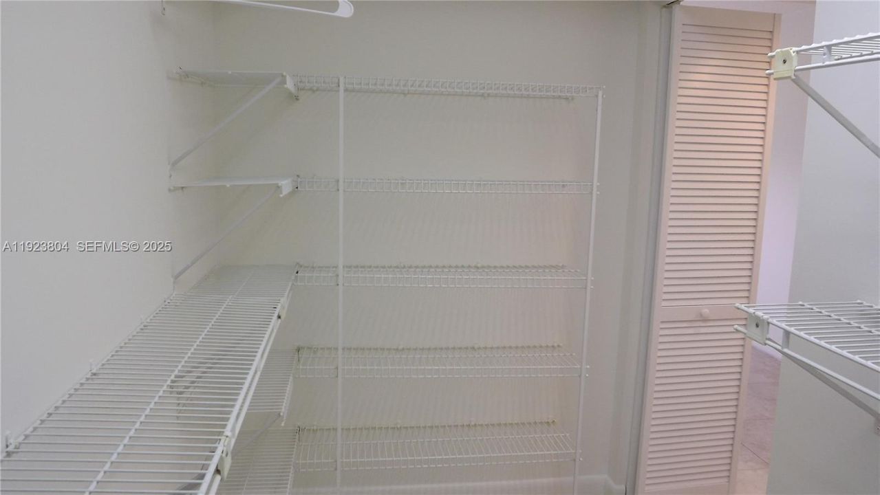 For Sale: $210,000 (2 beds, 2 baths, 1192 Square Feet)