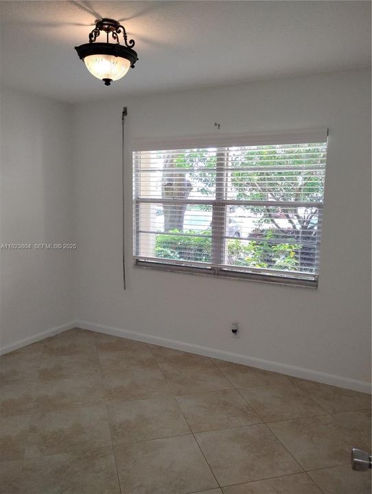 For Sale: $210,000 (2 beds, 2 baths, 1192 Square Feet)